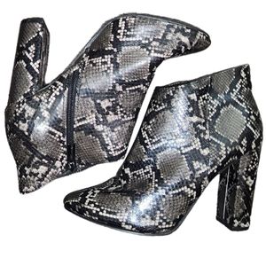 Breckelles Snakeskin Booties 3" Heel Black Almond Toe Size 8